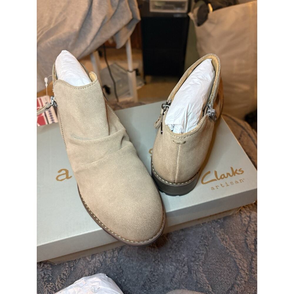 Clarks Nissini Top WP Walnut Suede Ankle Bootie Women's 6.5 NWT New $140
